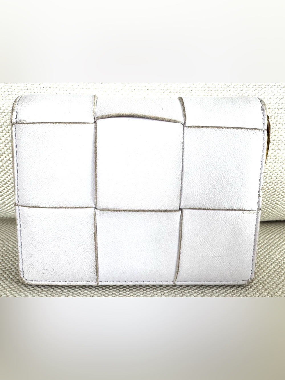 BOTTEGA VENETA White Maxi Intrecciato Compact Zip Around Wallet + Card & Box